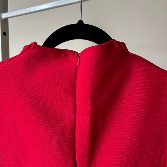 Red hot dress! - Picture 6 of 9